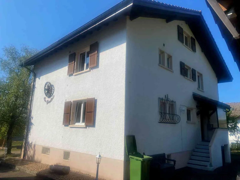 Maison individuelle avec 2 appartements, garage double