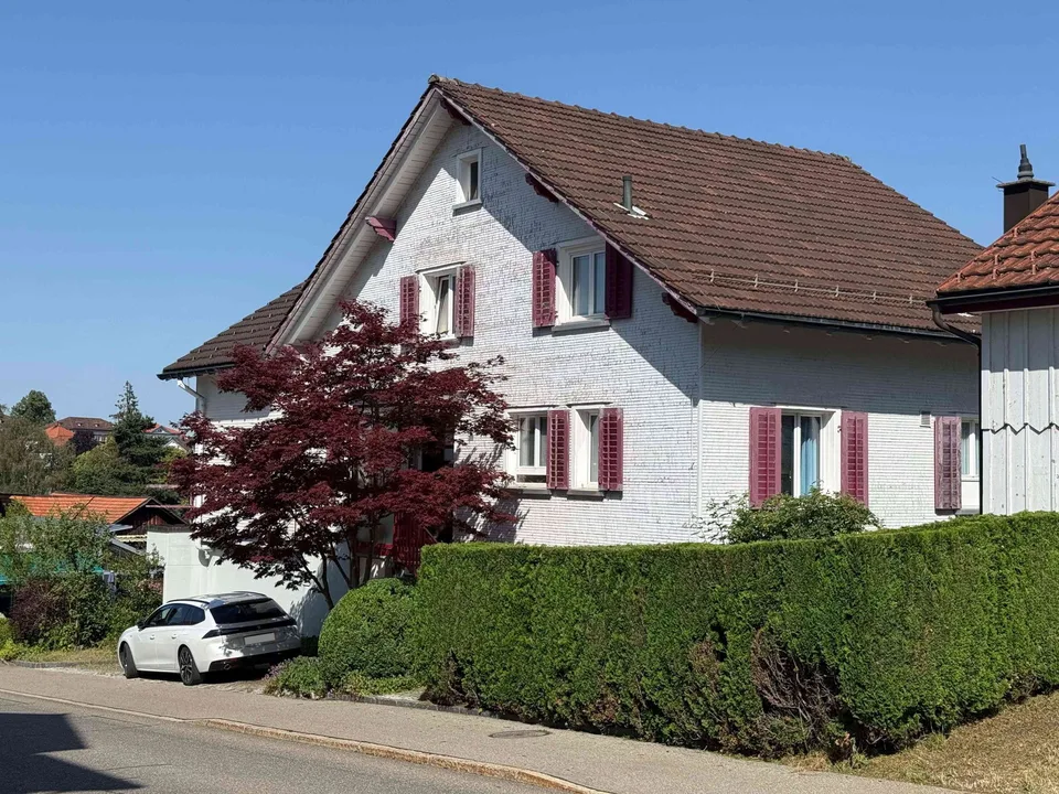 Vielseitiges Wohn- und Geschäftshaus mit Remise