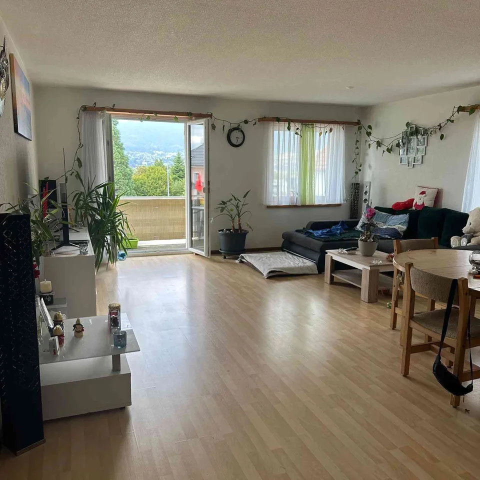 Grosszügige 4½-Zimmer-Wohnung in Arch zu vermieten