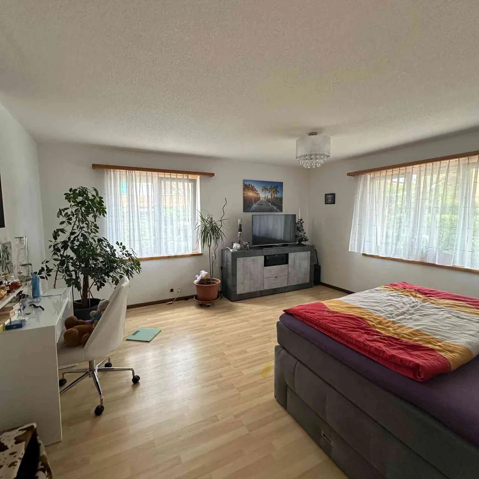 Grosszügige 4½-Zimmer-Wohnung in Arch zu vermieten