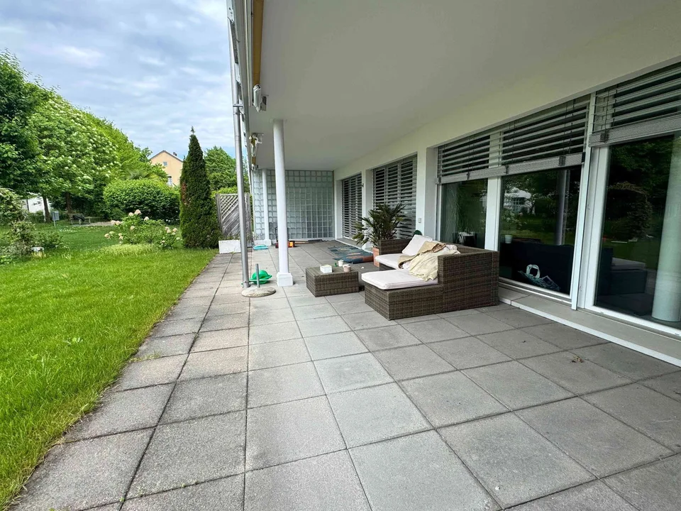 Helle Gartenwohnung mit hochwertigem Garten und viel Privatsphäre