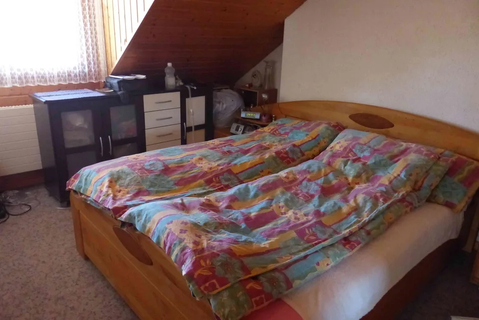 10-Zimmer Zweifamilienhaus mit grosszügigem Aussenbereich