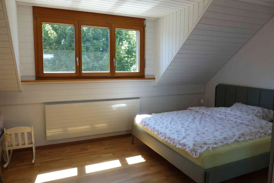 10-Zimmer Zweifamilienhaus mit grosszügigem Aussenbereich