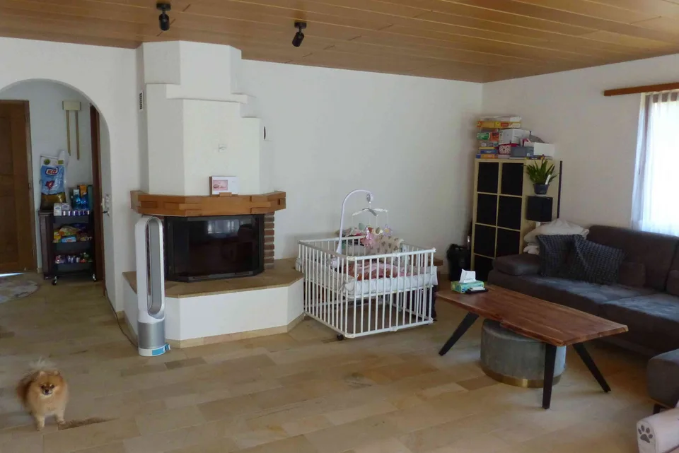 10-Zimmer Zweifamilienhaus mit grosszügigem Aussenbereich