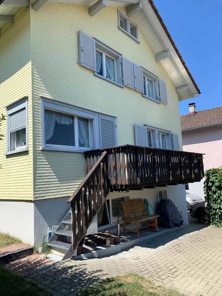 Charmantes 4.5-Zimmer-Einfamilienhaus an sonniger Lage mit Garage