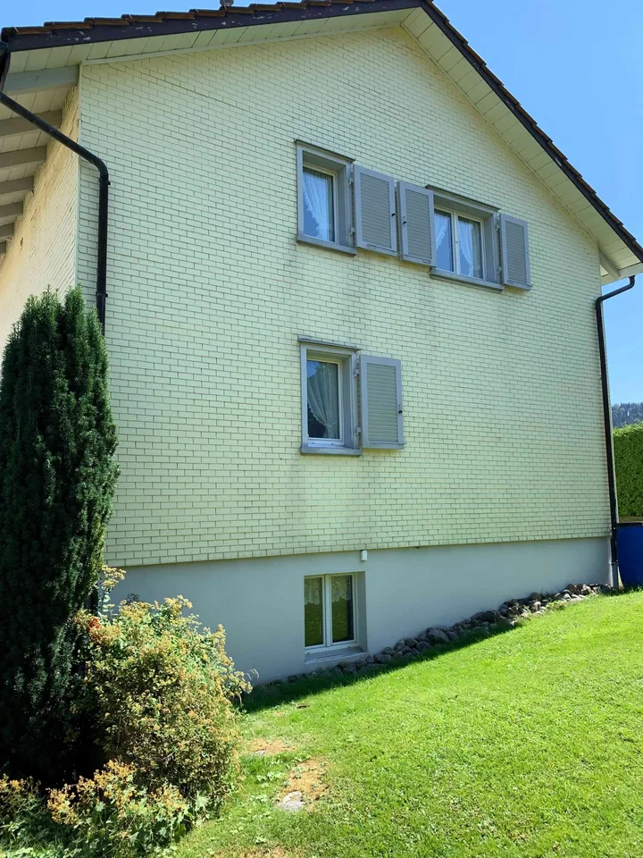 Charmantes 4.5-Zimmer-Einfamilienhaus an sonniger Lage mit Garage