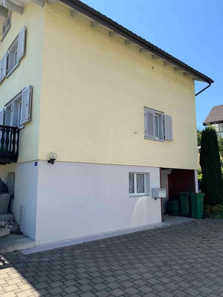 Charmantes 4.5-Zimmer-Einfamilienhaus an sonniger Lage mit Garage