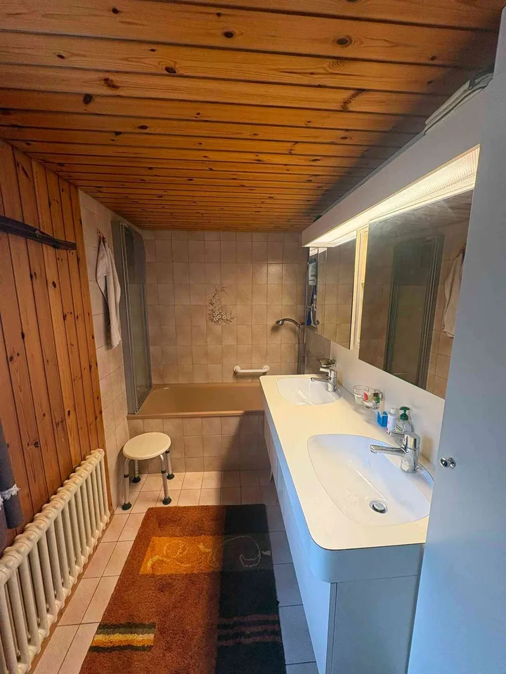 Charmantes 4.5-Zimmer-Einfamilienhaus an sonniger Lage mit Garage