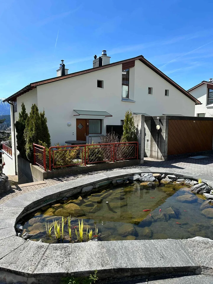 Ferienwohnung unter dem Flimserstein mit traumhafter Aussicht