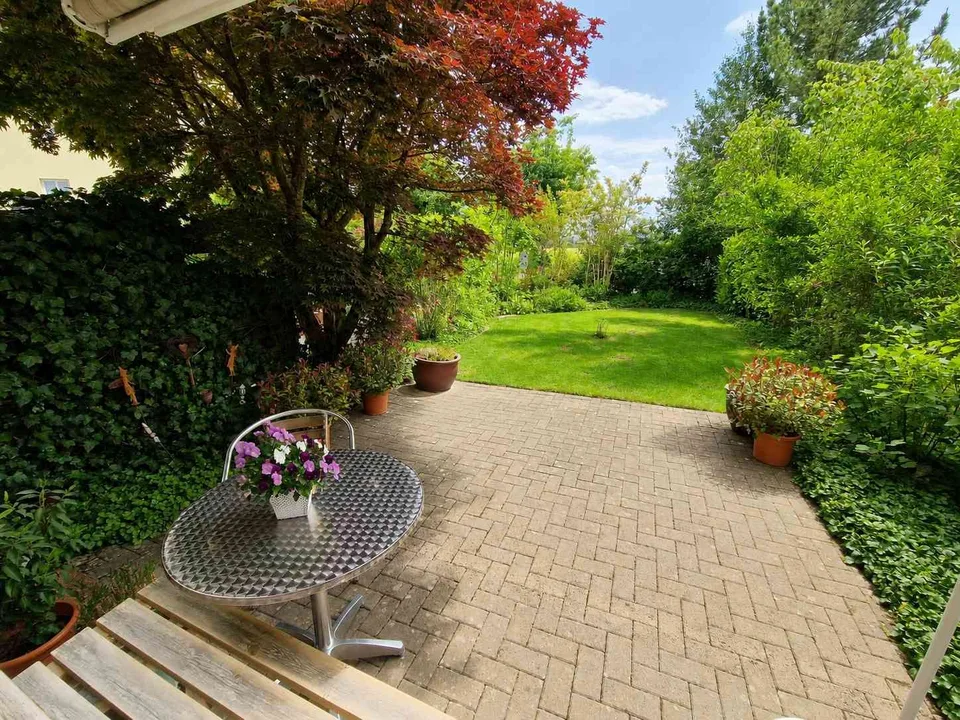 5.5-Zimmer Reihen-Einfamilienhaus mit Garten und Dachterrasse