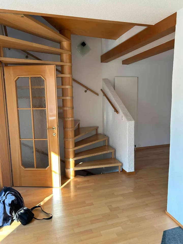 5.5 Zimmerhaus mit Garten und Parkplatz in Oberwinterthur