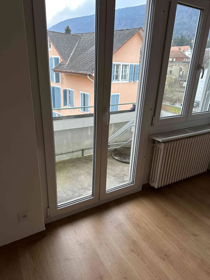Schöne 2.5 Zimmerwohnung mit Balkon