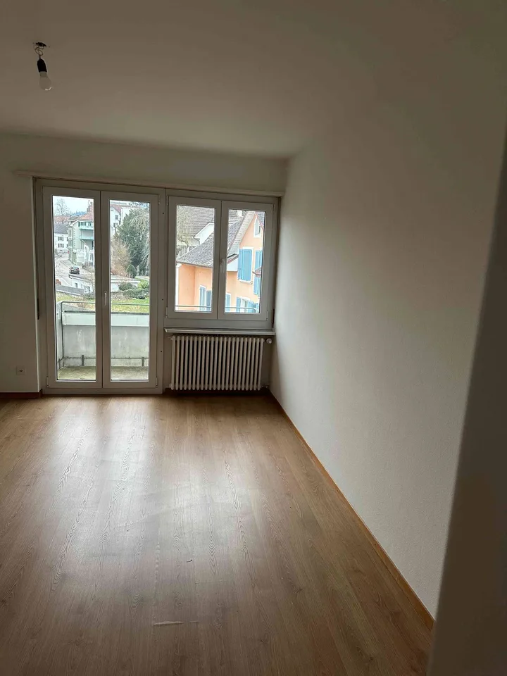Schöne 2.5 Zimmerwohnung mit Balkon