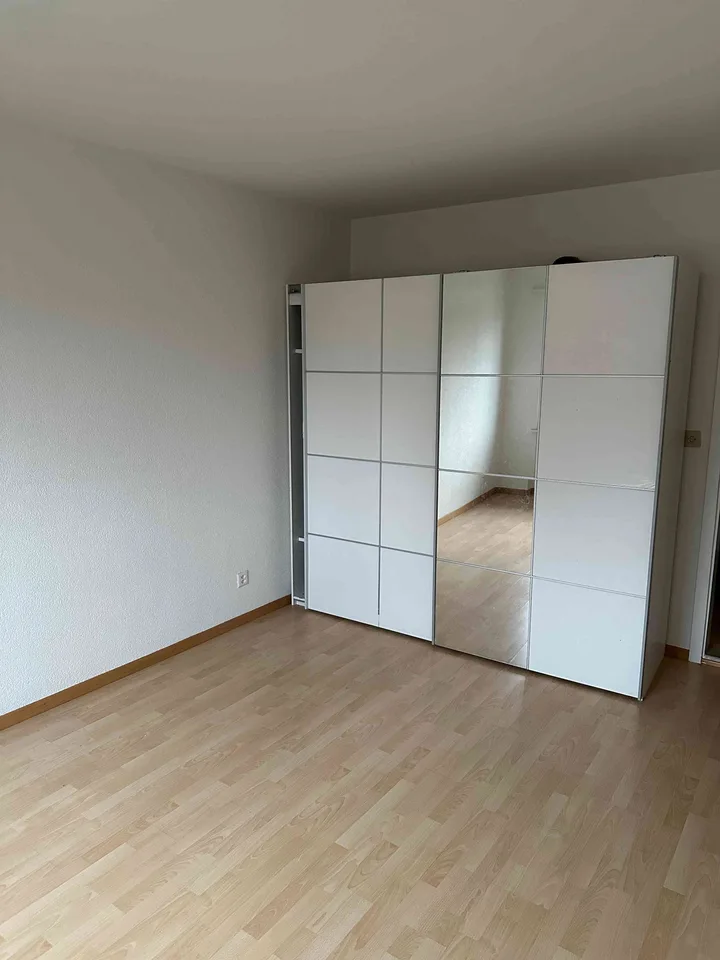 Schöne 2.5 Zimmerwohnung mit Balkon
