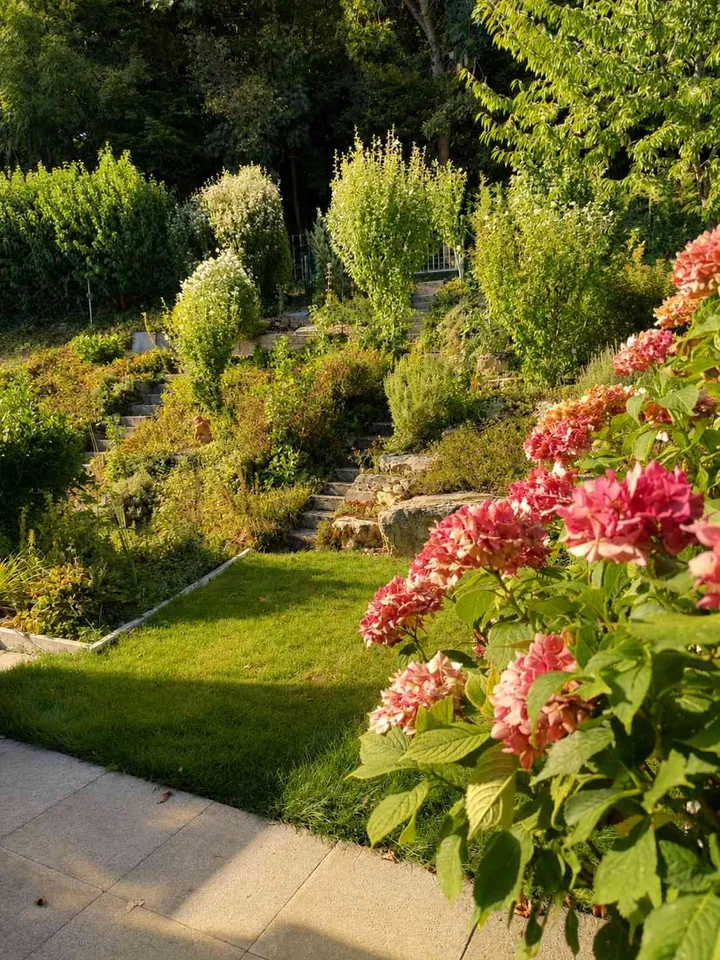Erstbezug! Luxuriös saniertes 5.5-Zi-Haus mit Garten!