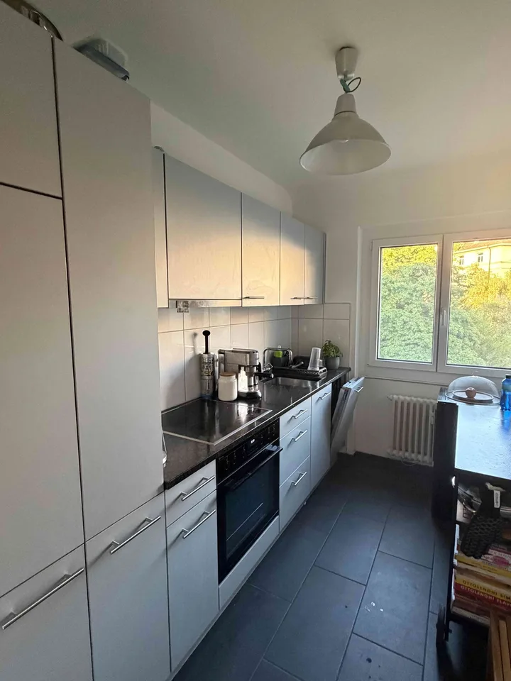 Untermieter gesucht- 3 Zimmerwohnung im Kreis 6 in Zürich