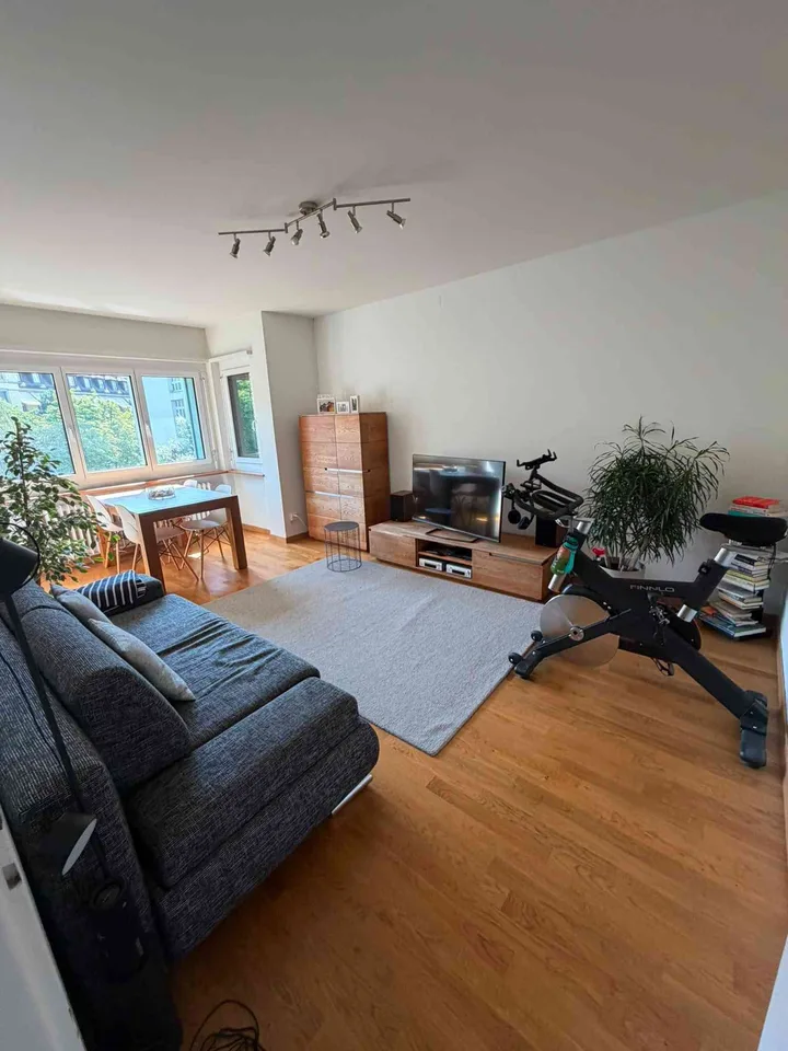 Untermieter gesucht- 3 Zimmerwohnung im Kreis 6 in Zürich