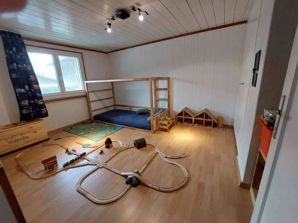 6 Zimmer Hausteil direkt am Bach
