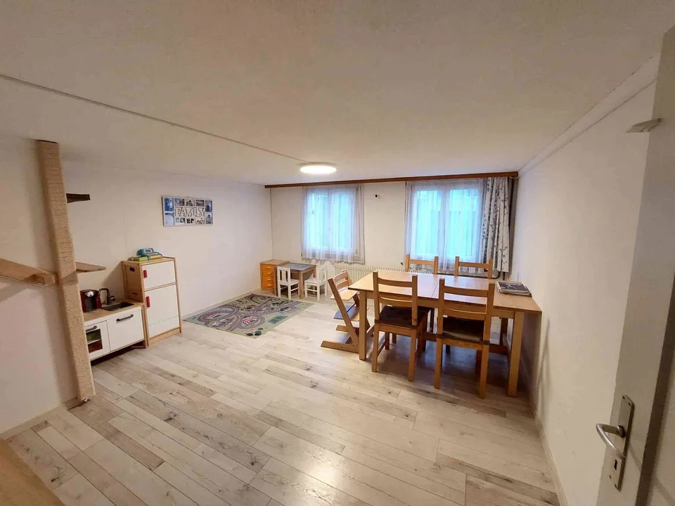 6 Zimmer Hausteil direkt am Bach