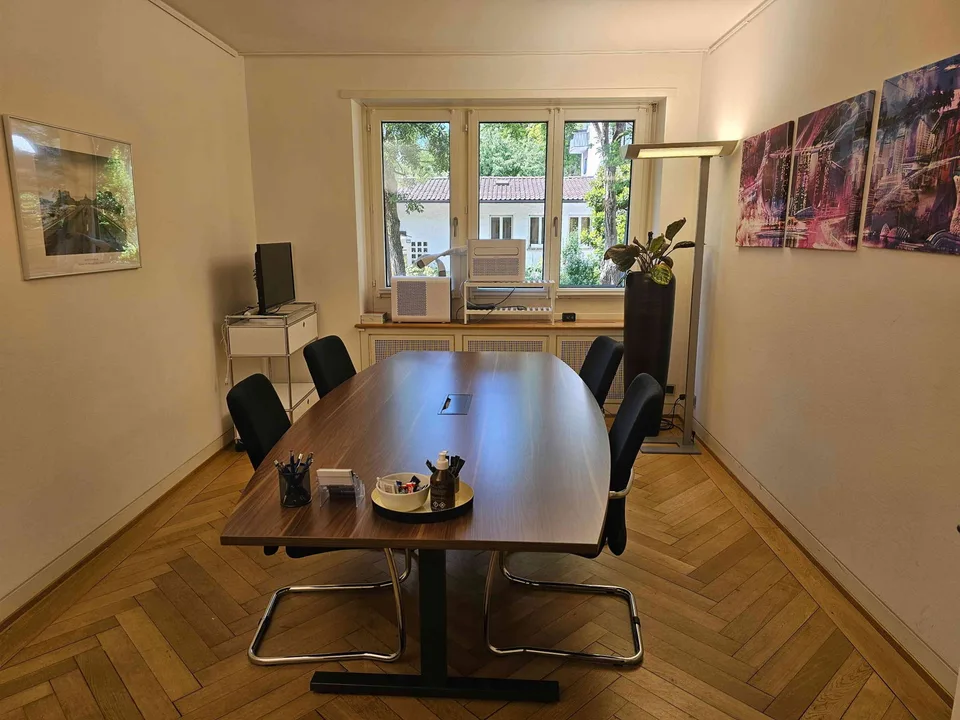 Heller abschliessbarer Büroraum (20.3 m²) in moderner Bürogemeinschaft
