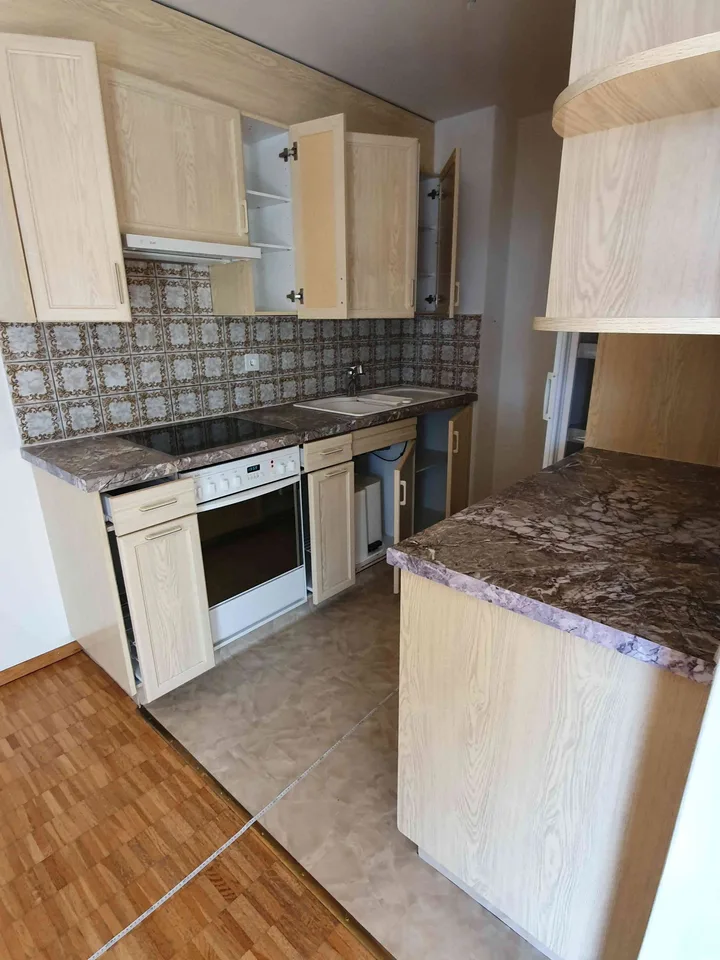 Helle und ruhige 2.5 Zimmer Wohnung im obersten Stock