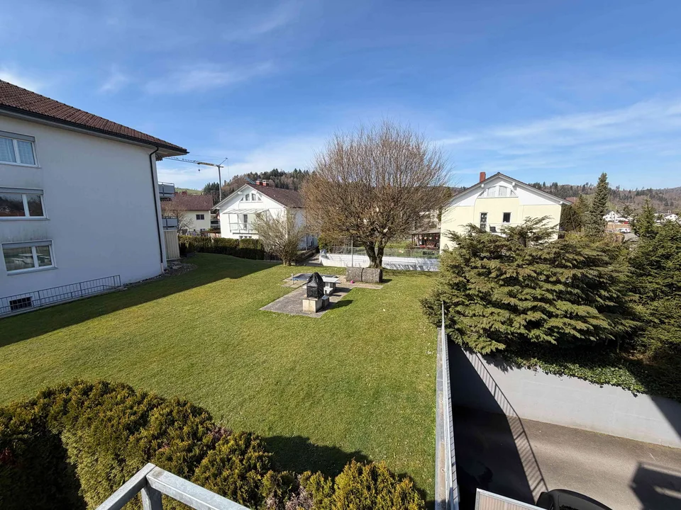 Offene 2-Zimmer-Wohnung mit Balkon in ruhiger Wohnlage