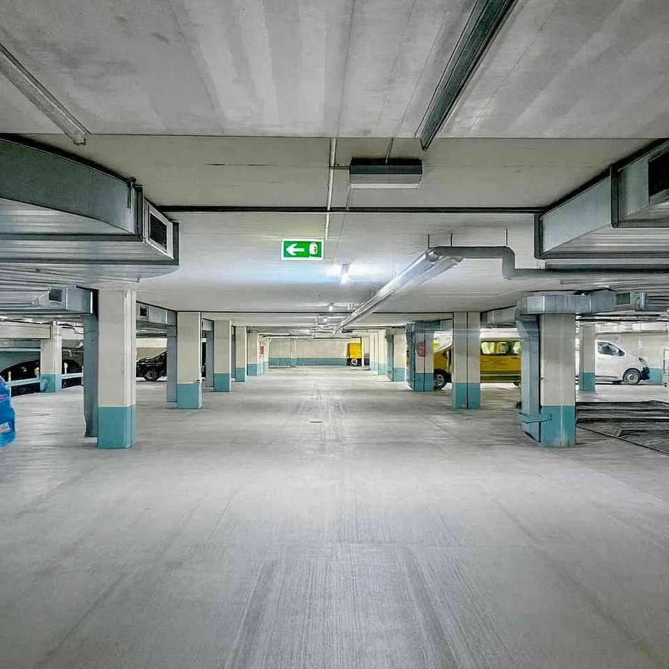 Tiefgaragenparkplätze zu vermieten