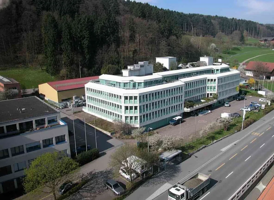 Tiefgaragenparkplätze zu vermieten