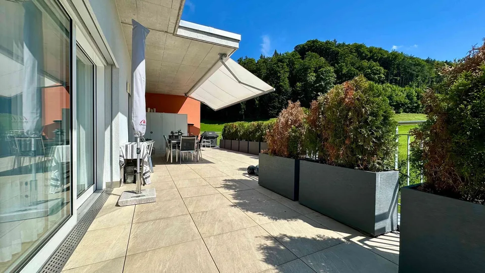 Stilvolle 4.5-Zimmer-Attikawohnung, mit 74 m² Panorama-Dachterrasse