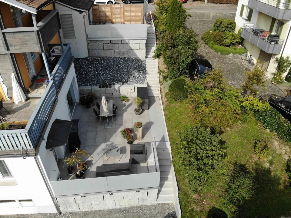 Eigentumsstandard => ruhige, zentrumsnahe Lage, grosse Terrasse 50m2