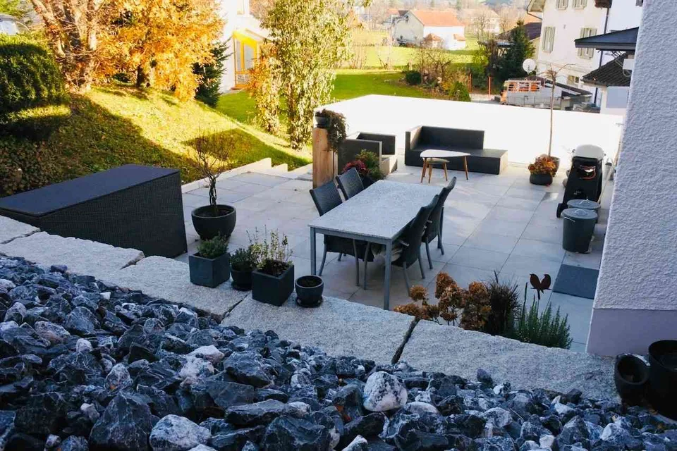 Eigentumsstandard => ruhige, zentrumsnahe Lage, grosse Terrasse 50m2