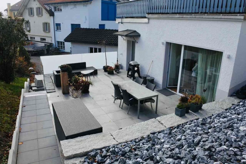 Eigentumsstandard => ruhige, zentrumsnahe Lage, grosse Terrasse 50m2
