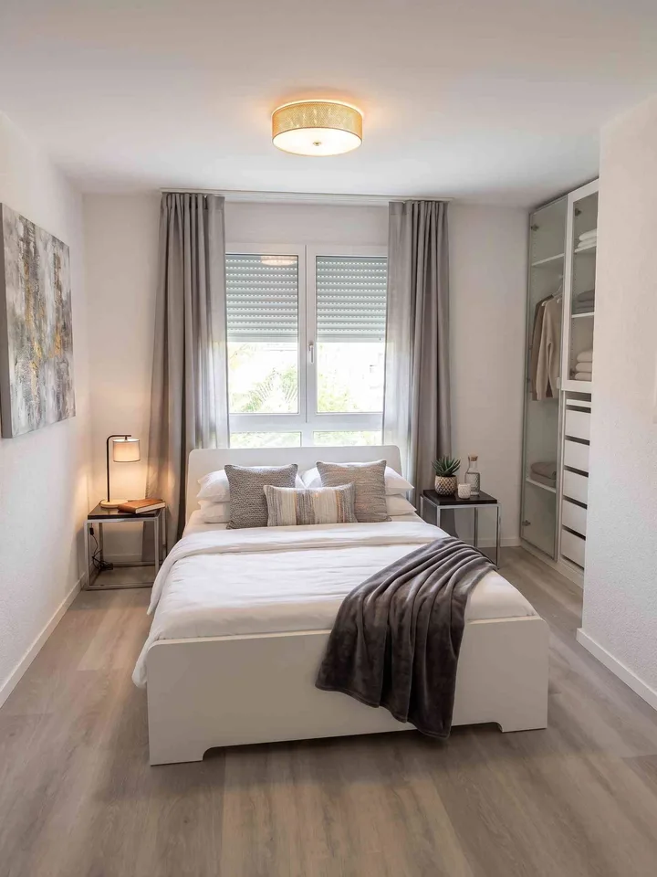 schöne 3.5 Zimmer Wohnung plus Büro in guter Lage mit Terrasse