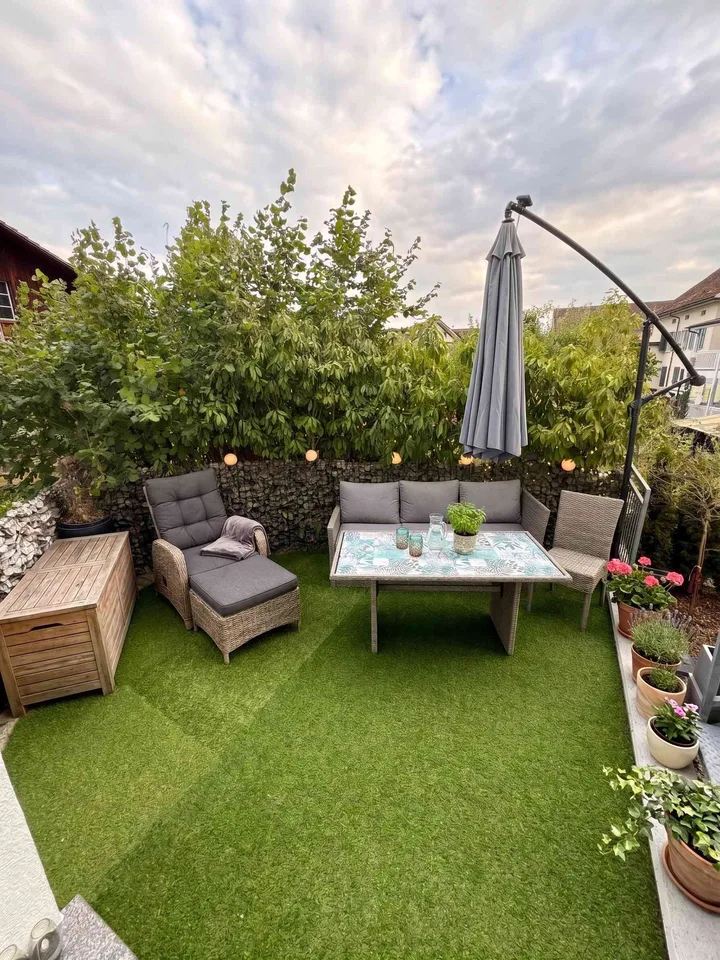 schöne 3.5 Zimmer Wohnung plus Büro in guter Lage mit Terrasse