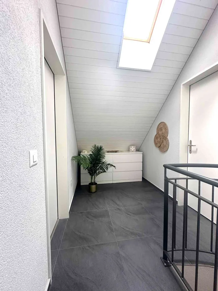 4.5 Zimmer Dach-Maisonette Wohnung mit 159 m2 zu Vermieten