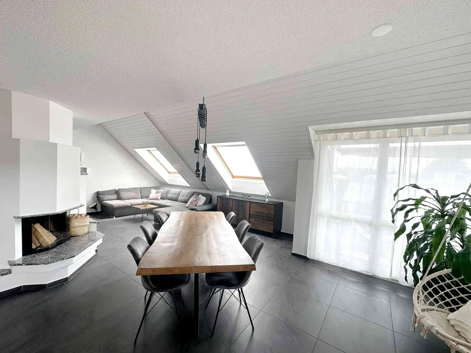 4.5 Zimmer Dach-Maisonette Wohnung mit 159 m2 zu Vermieten