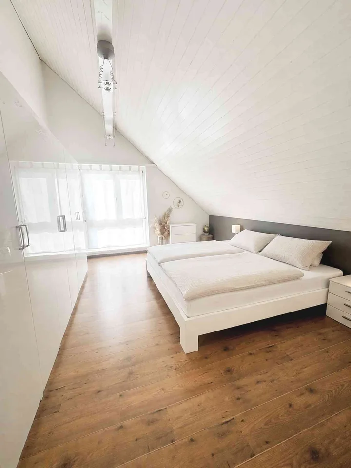 4.5 Zimmer Dach-Maisonette Wohnung mit 159 m2 zu Vermieten