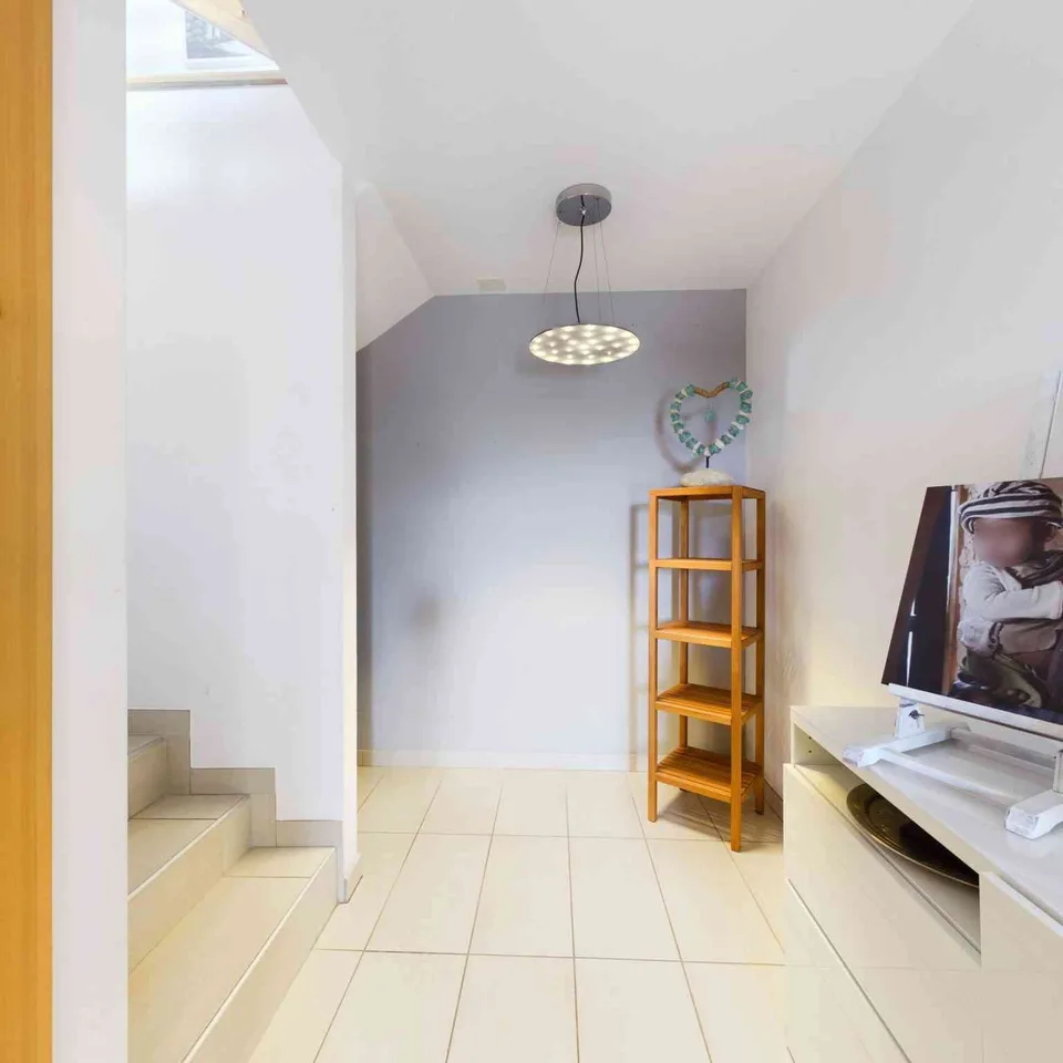 Villa contemporaine 5.5 pces : Volume, Lumière et Vue