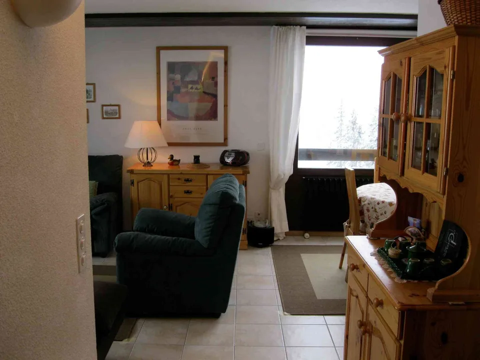 Chaleureux 2.5 pièces rénové avec balcon plein sud – Vue panoramique