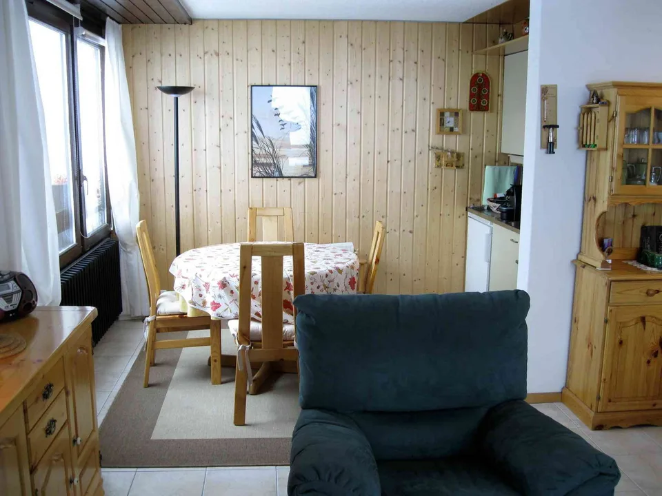 Chaleureux 2.5 pièces rénové avec balcon plein sud – Vue panoramique