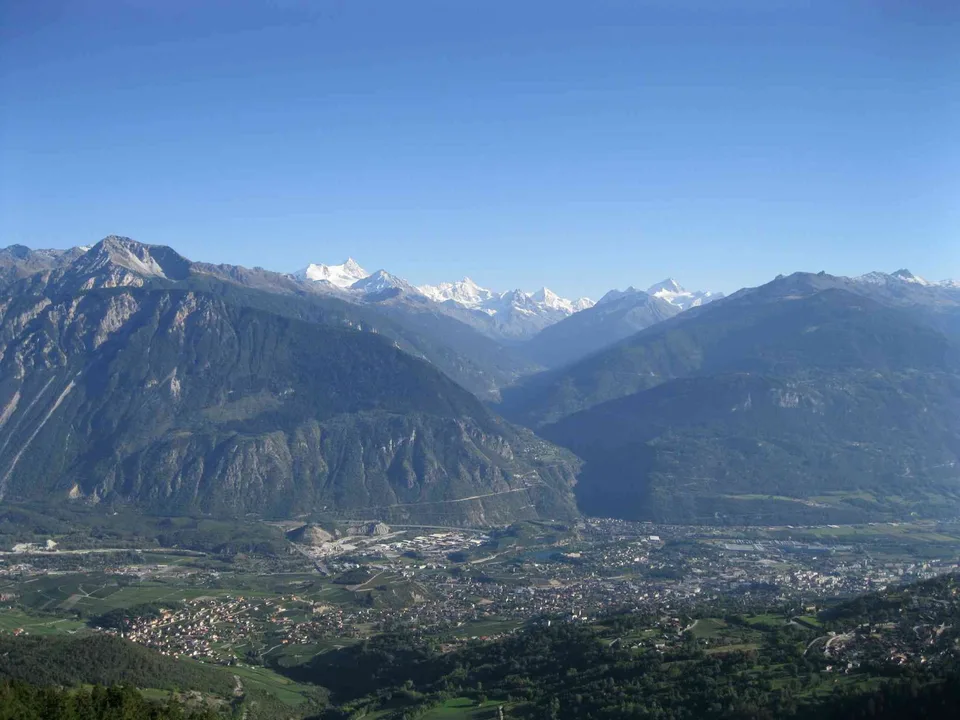 Chaleureux 2.5 pièces rénové avec balcon plein sud – Vue panoramique