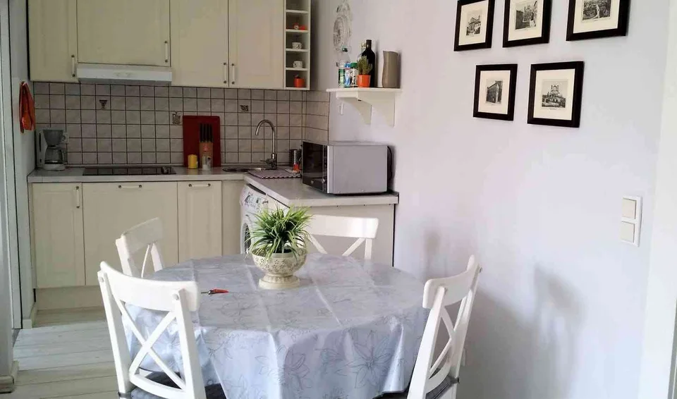 Geräumige, helle Wohnung (Durchgangswohnung)