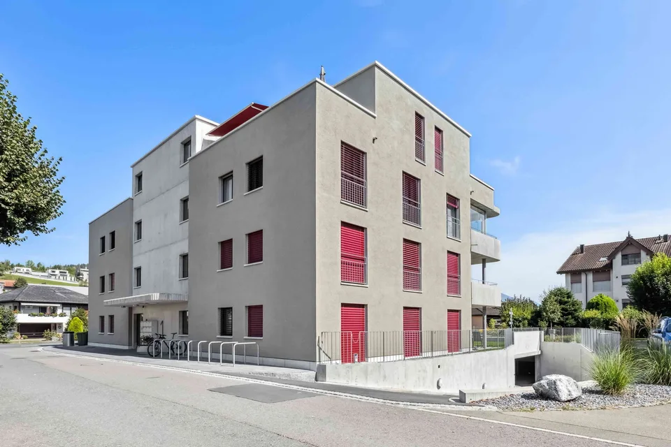 Moderne 2.5-Zimmer-Wohnung mit grosser verglaster Terrasse in Wangen