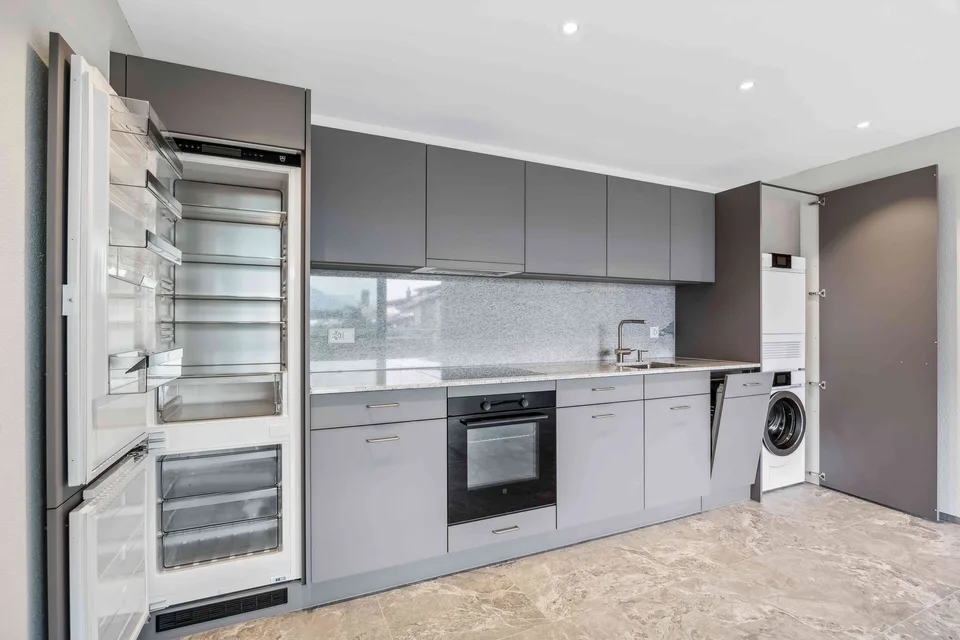 Moderne 2.5-Zimmer-Wohnung mit grosser verglaster Terrasse in Wangen