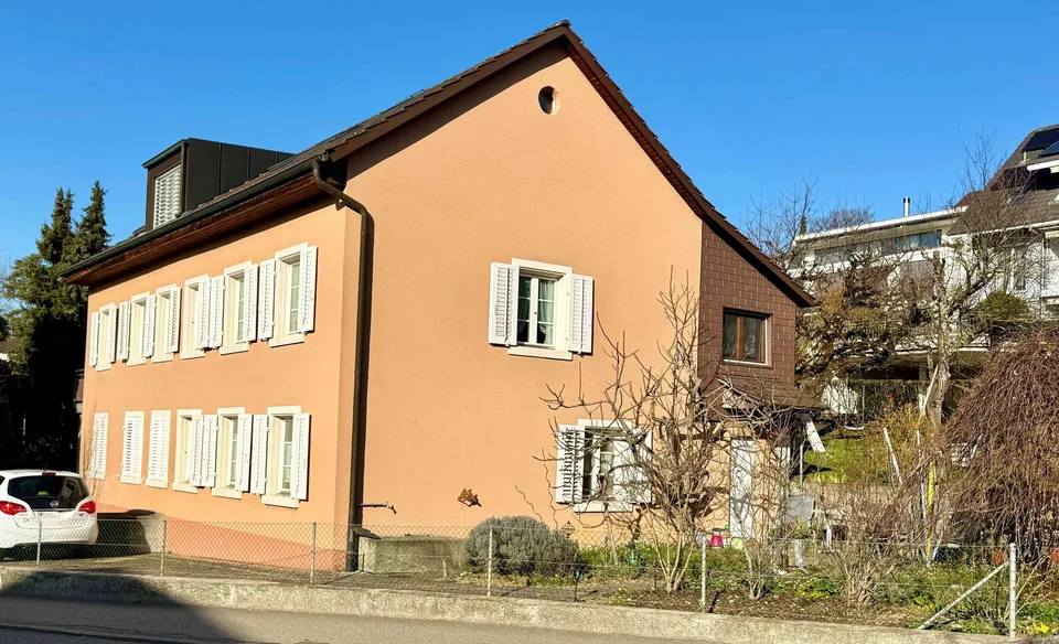 Mehrfamilienhaus mit 2. Wohnungen & 3. Studios in Dornach zu verkaufen