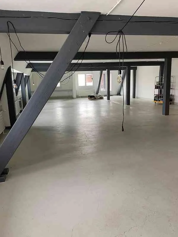 141m2 Büro mit Dachstockfeeling und eigener Terrasse