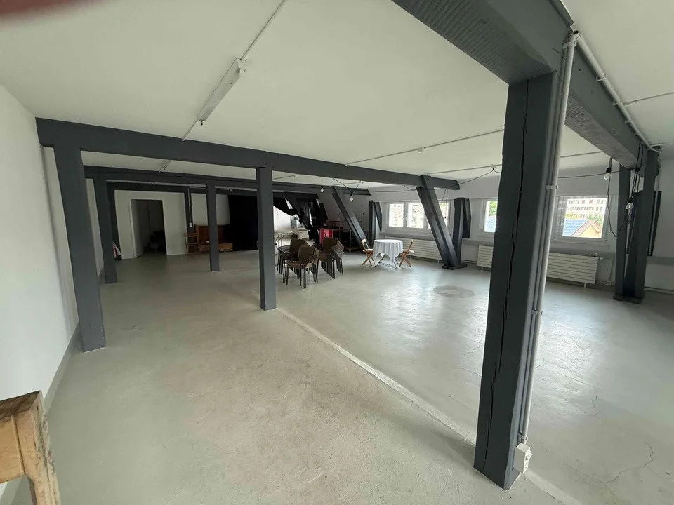 141m2 Büro mit Dachstockfeeling und eigener Terrasse