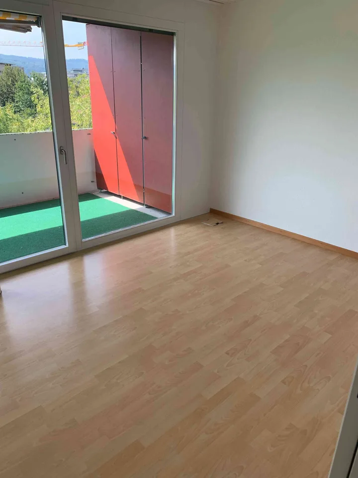 schöne, grosszügig und zentral gelegene 3 1/2 Zimmer Wohnung in Wohlen