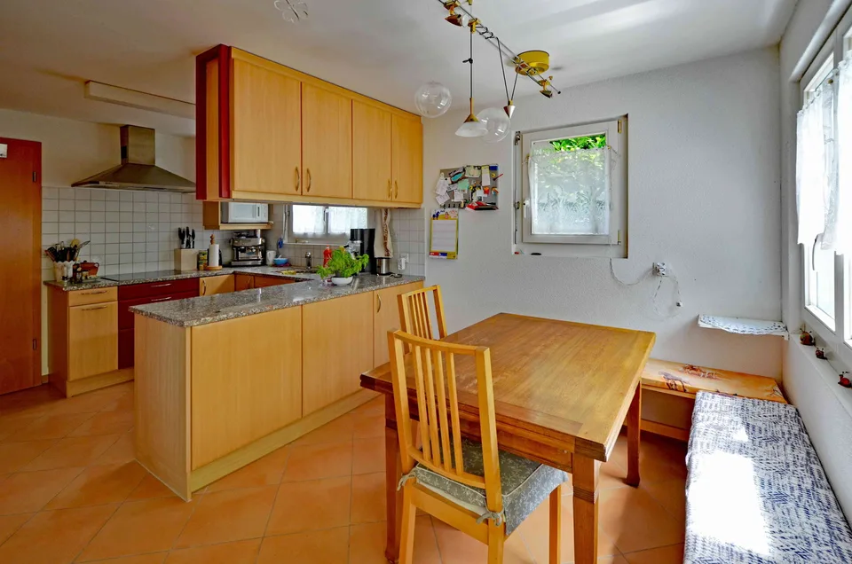 Familienhaus mit Weitsicht und viel Platz in Münchenstein