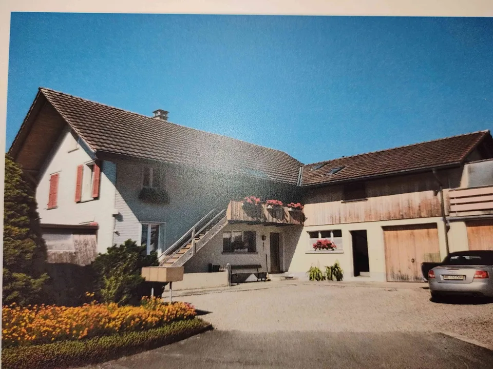 2 Zimmerwohnung im OG mit grosser Terrasse